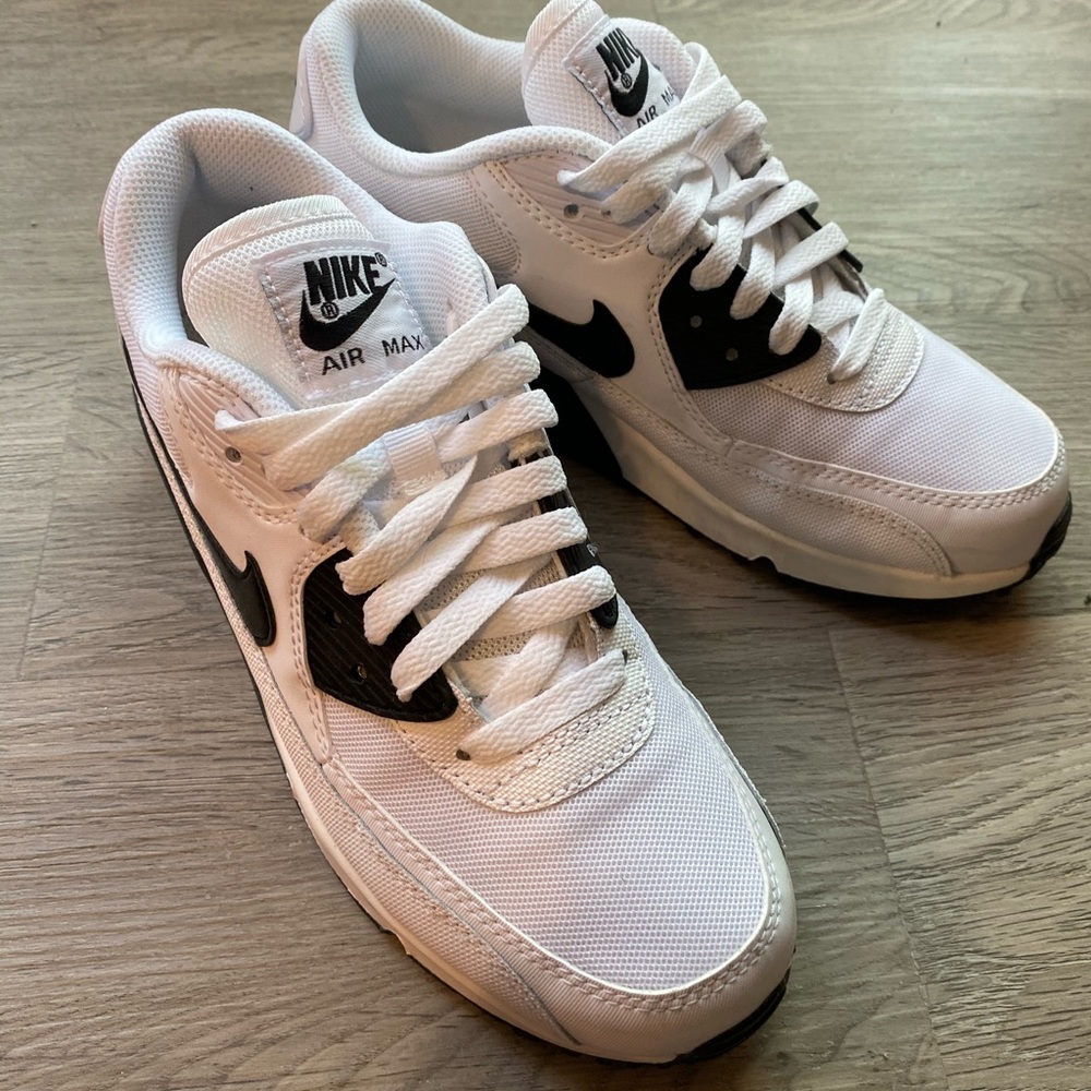 Nike women’s air max 90 essential white/back